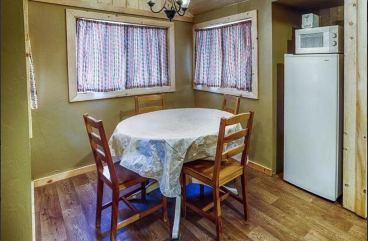 Sleepy Hollow Cabins And Hotel Crestline المظهر الخارجي الصورة