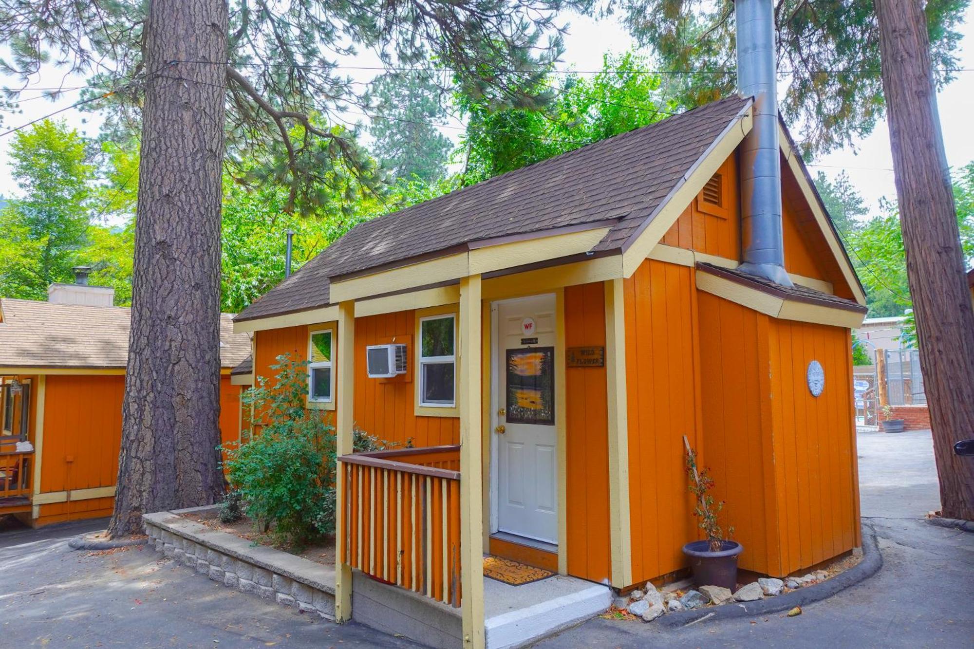Sleepy Hollow Cabins And Hotel Crestline المظهر الخارجي الصورة