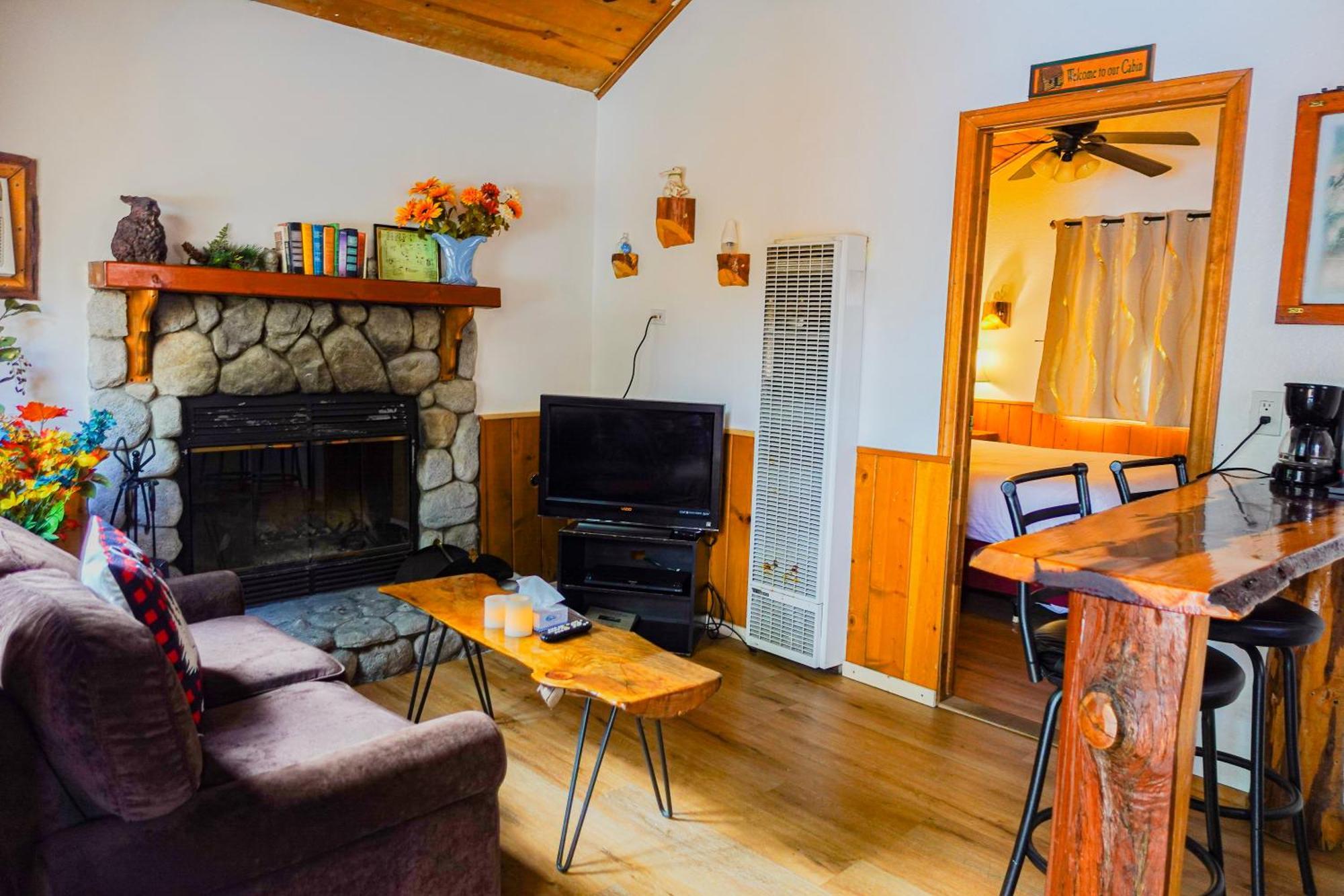 Sleepy Hollow Cabins And Hotel Crestline المظهر الخارجي الصورة