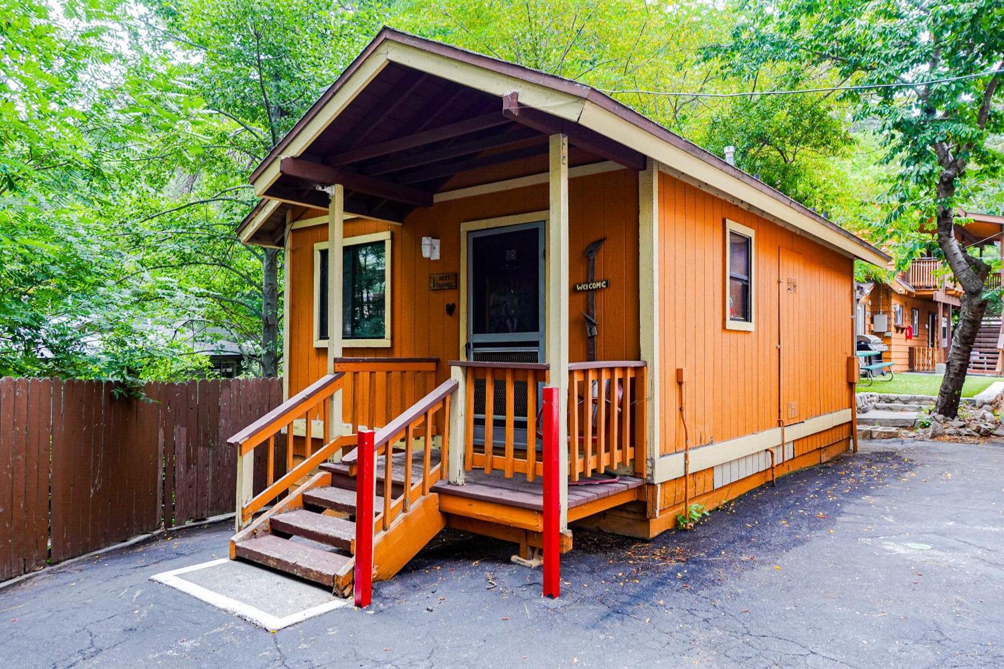 Sleepy Hollow Cabins And Hotel Crestline المظهر الخارجي الصورة