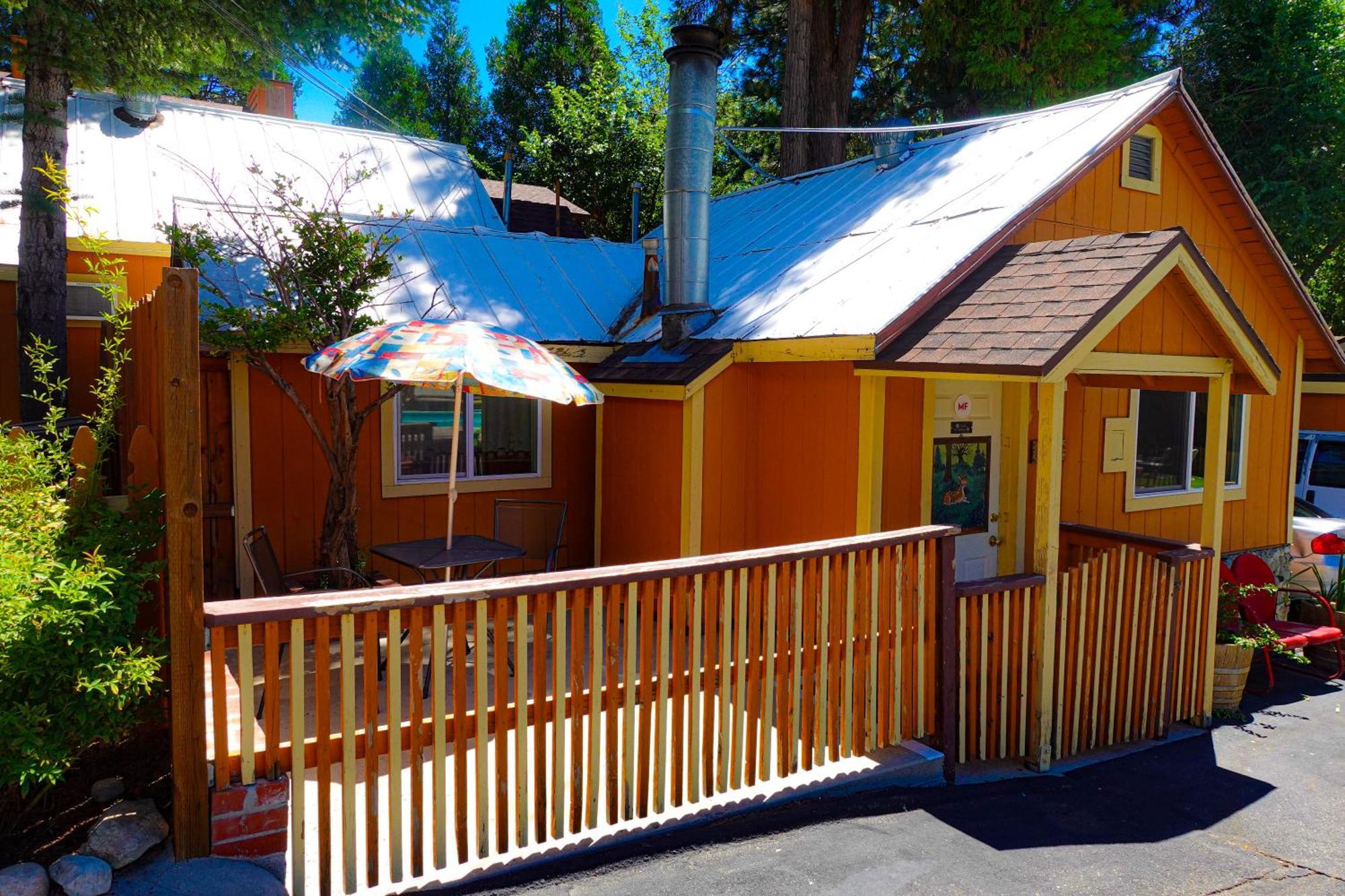 Sleepy Hollow Cabins And Hotel Crestline المظهر الخارجي الصورة